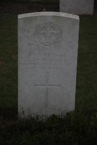 Louvencourt Military Cemetery - Scott, F W H
