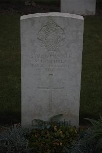 Louvencourt Military Cemetery - Stokes, V G