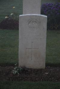 Louvencourt Military Cemetery - Tanner, H G