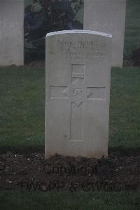 Louvencourt Military Cemetery - Williams, Henry George