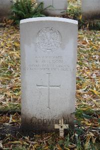 Wytschaete Military Cemetery - Wilson, R