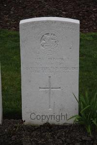 Maple Copse Cemetery - White, W