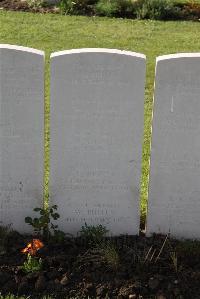 Menin Road South Military Cemetery - Orchin, F J A