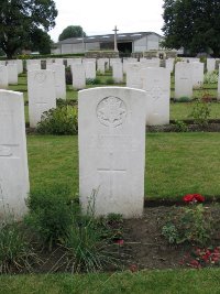 Dickebusch New Military Cemetery - Armstrong, Robert