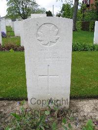Dickebusch New Military Cemetery - Aylen, Cyril Keith
