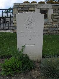 Dickebusch New Military Cemetery - Campbell, Henry Bethune