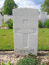 Dickebusch New Military Cemetery - Hamblin, John Henry