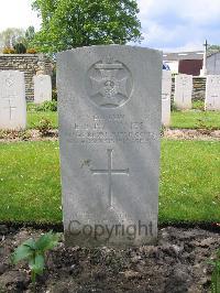 Dickebusch New Military Cemetery - Jameson, W