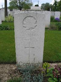Dickebusch New Military Cemetery - Pettit, W H