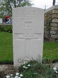 Dickebusch New Military Cemetery - Smith, W