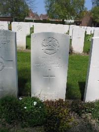 La Brique Military Cemetery No.2 - White, W