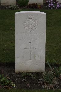 Poperinghe New Military Cemetery - Allender, I R