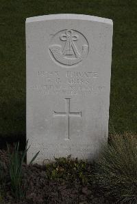 Poperinghe New Military Cemetery - Ariss, F G