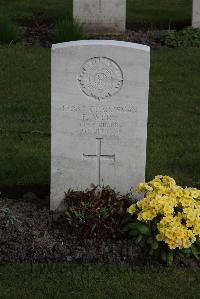 Poperinghe New Military Cemetery - Avery, Percy