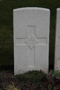 Poperinghe New Military Cemetery - Barker, W