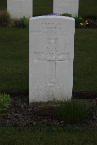 Poperinghe New Military Cemetery - Bruce, James