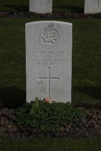 Poperinghe New Military Cemetery - Grampton, James