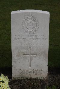Poperinghe New Military Cemetery - Hastilow, Sydney
