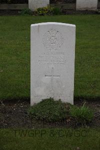 Poperinghe New Military Cemetery - Hooper, Walter Henry