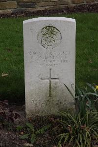 Poperinghe New Military Cemetery - Jenkins, F M