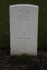 Poperinghe New Military Cemetery - Kilner, Herbert