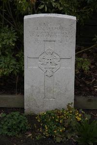 Poperinghe New Military Cemetery - Maughan, J