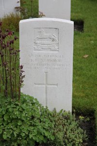 Guards Cemetery Windy Corner Cuinchy - Almond, F E