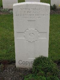 Guards Cemetery Windy Corner Cuinchy - Beard, T