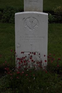 Guards Cemetery Windy Corner Cuinchy - Comerford, J J