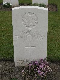 Guards Cemetery Windy Corner Cuinchy - Courtney, G