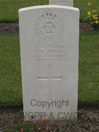 Guards Cemetery Windy Corner Cuinchy - Crawford, J