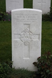 Guards Cemetery Windy Corner Cuinchy - Crosse, M E B