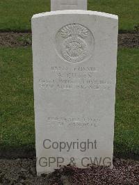 Guards Cemetery Windy Corner Cuinchy - Cutts, Arthur