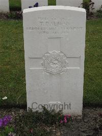 Guards Cemetery Windy Corner Cuinchy - Dalman, T