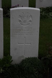 Guards Cemetery Windy Corner Cuinchy - Davies, A