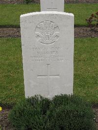 Guards Cemetery Windy Corner Cuinchy - Davies, N