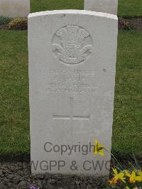 Guards Cemetery Windy Corner Cuinchy - Davies, R
