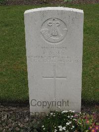 Guards Cemetery Windy Corner Cuinchy - Dence, Frank