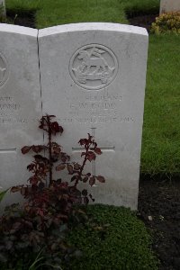 Guards Cemetery Windy Corner Cuinchy - Dodd, F W