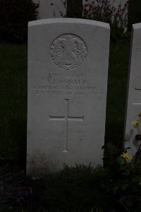 Guards Cemetery Windy Corner Cuinchy - Donald, Ian James