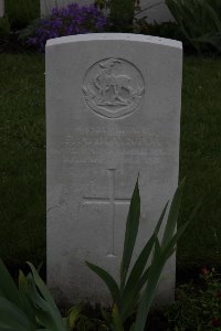 Guards Cemetery Windy Corner Cuinchy - Downton, F A