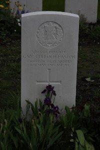 Guards Cemetery Windy Corner Cuinchy - Easton, G. McCulloch