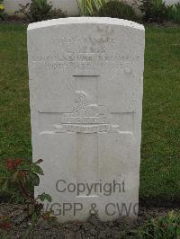 Guards Cemetery Windy Corner Cuinchy - Ellis, E
