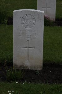 Guards Cemetery Windy Corner Cuinchy - Evans, C W C