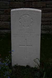 Guards Cemetery Windy Corner Cuinchy - Everard, John Guy
