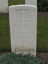Guards Cemetery Windy Corner Cuinchy - Ferris, T