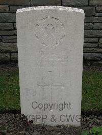 Guards Cemetery Windy Corner Cuinchy - Fieldsend, J
