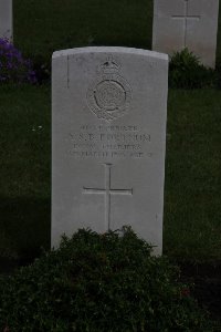 Guards Cemetery Windy Corner Cuinchy - Fortnum, Albert Stuart Bryan