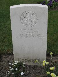 Guards Cemetery Windy Corner Cuinchy - Francis, A