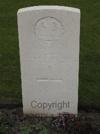 Guards Cemetery Windy Corner Cuinchy - Fraser, W